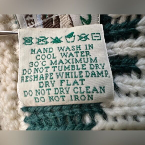 Aran Crafts Shamrock Scarf & Hat Set – 100% Merino Wool – Made in Ireland - Picture 3 of 9